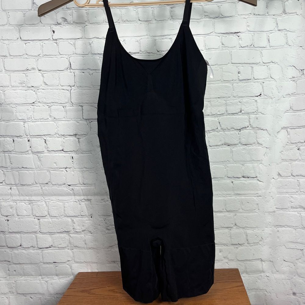 Spanx Shapewear 2x adjustable spaghetti straps short style leotard